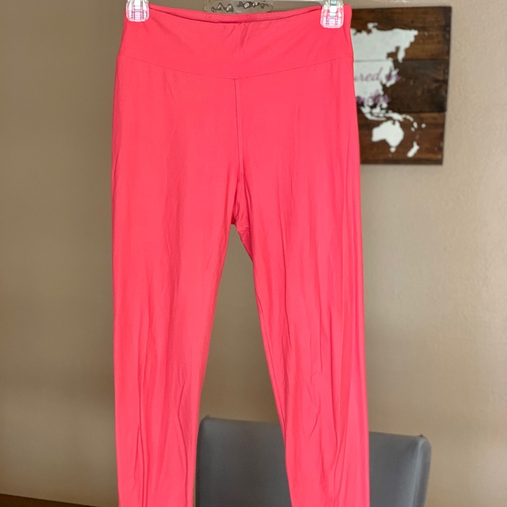 Coral LuLaRoe Leggings!